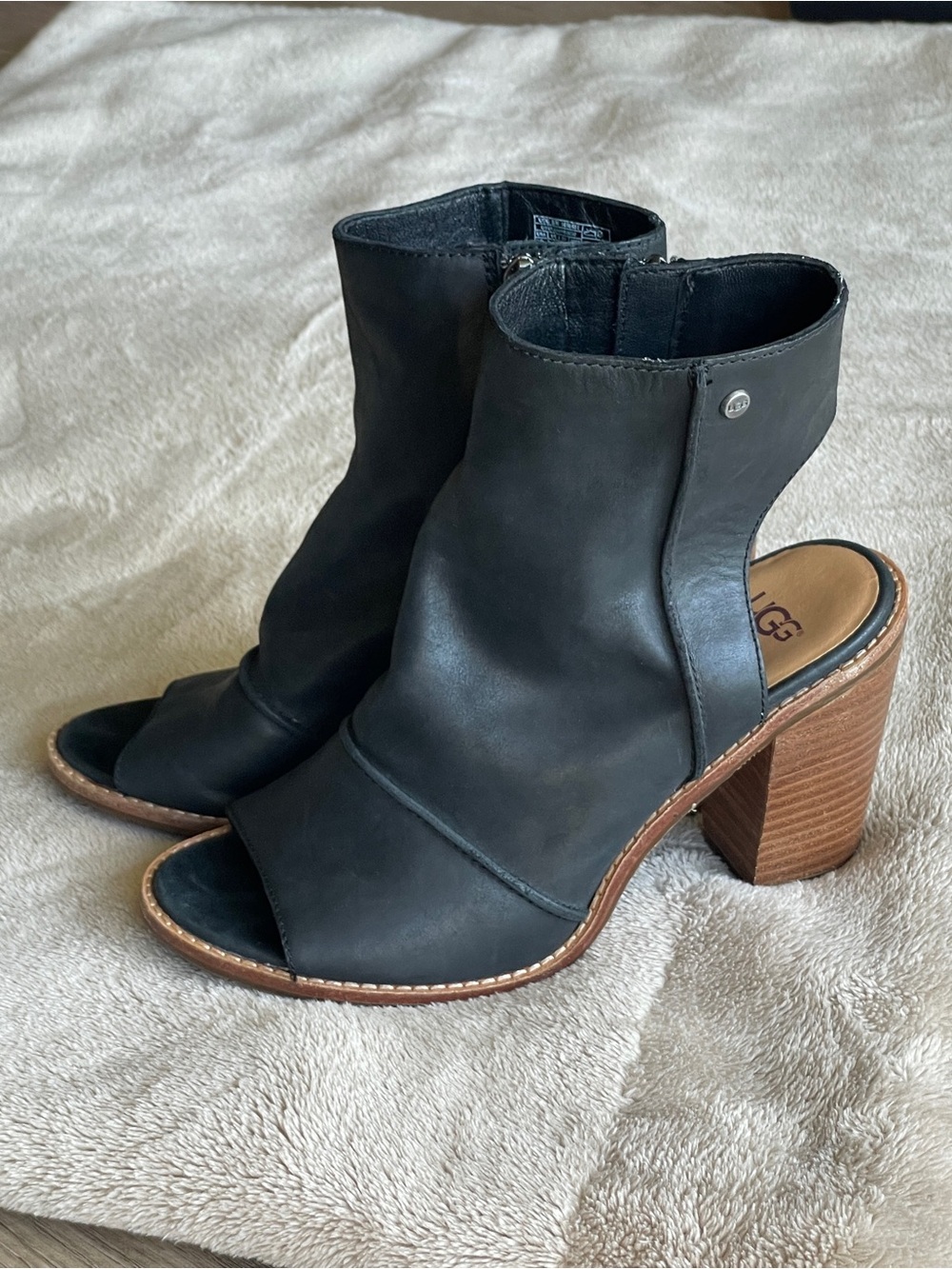 Valencia Peep Toe Black Leather Open-Toe Block Heel boot Sandals